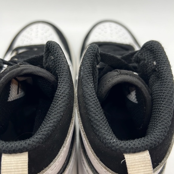 Youth 2018 Jordan 1 Mid PS Tuxedo 640734-113 - Picture 7 of 12